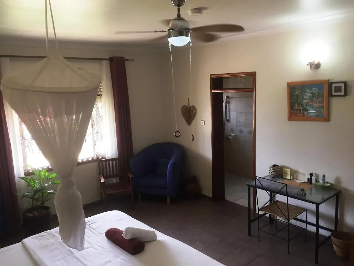 Carpe Diem Guesthouse Entebbe 3*,