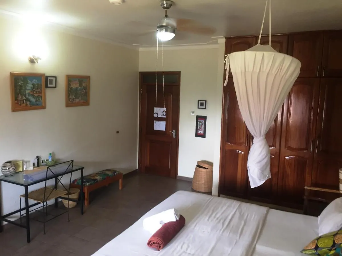 Carpe Diem Guesthouse Entebbe 3*,